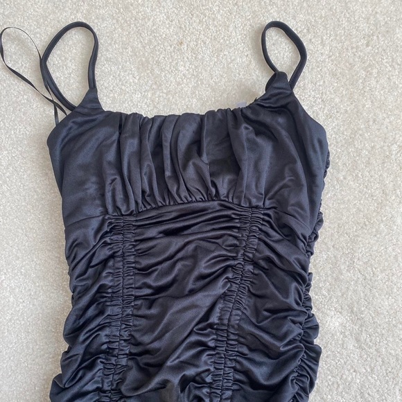 NWT Ruched Black Mini Dress Size Medium - Picture 3 of 11